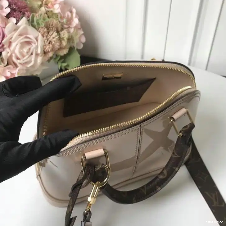 Fashionreps Bags 19T1L0244 LV 0725
